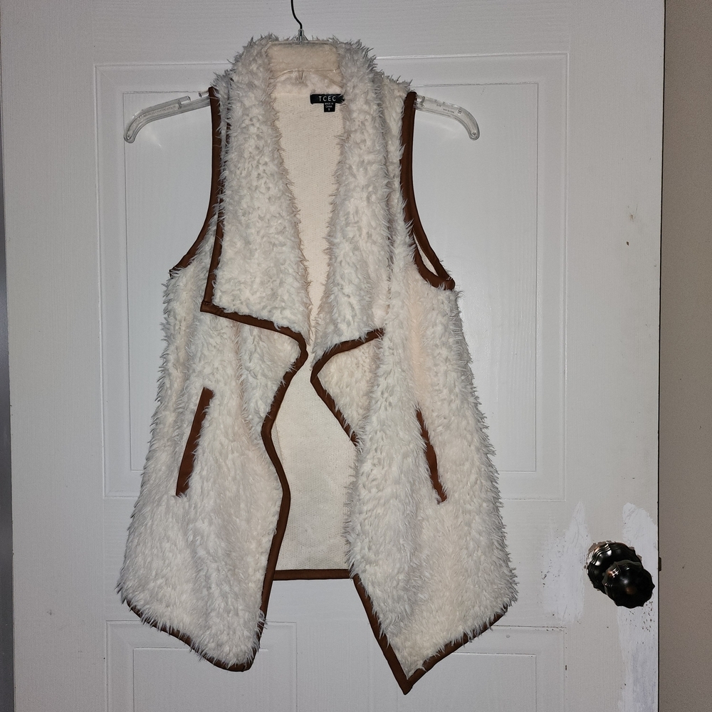 TCEC Cream Faux Fur Vest with Brown Accents